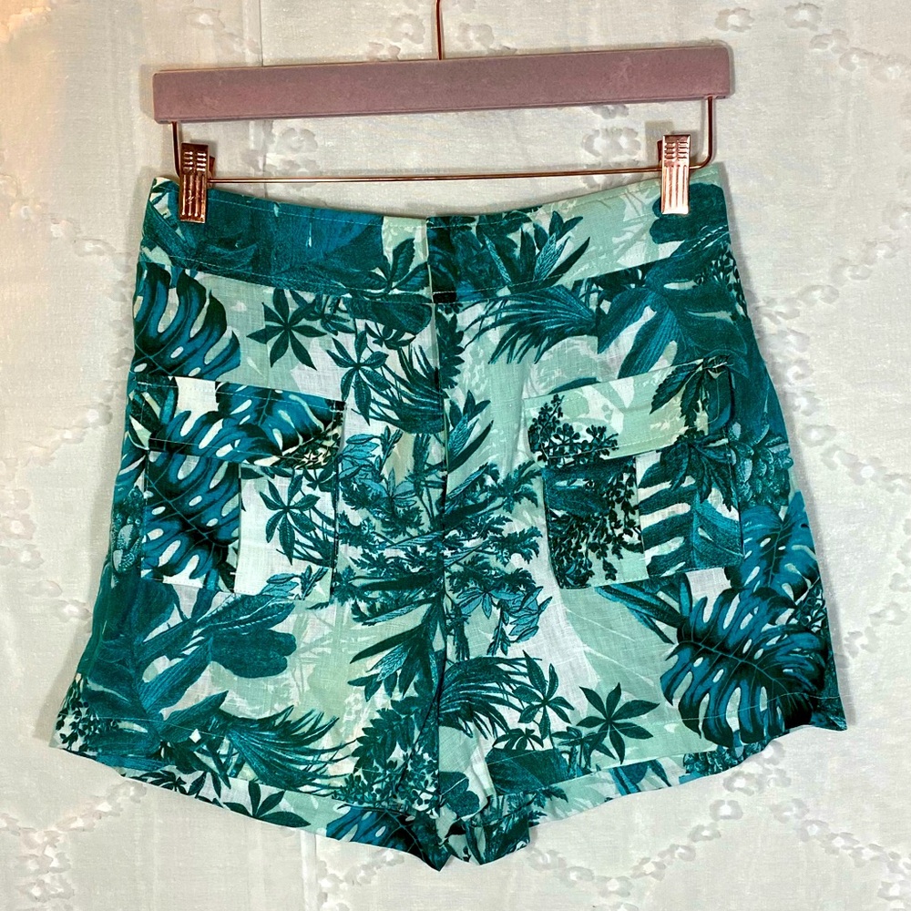 Guess botanic print Lilly linen shorts NWT Size 6